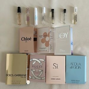 14 Women’s Fragrance Samples